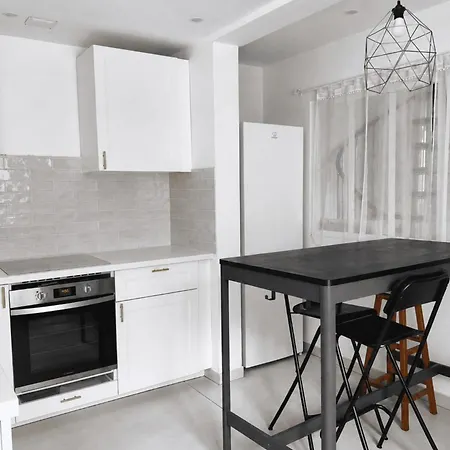 Quiet And Bright House In * Drancy