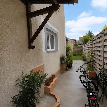 Vakantiehuis Quiet And Bright House In Drancy